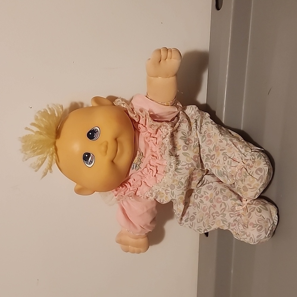 1997 Special Friends Ltd Kuddle  Love Kids Babydoll